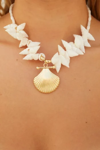 Final Sale <em>Premium Collection</em> - Agua Shell Necklace